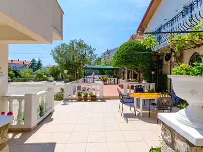 Ferienwohnung für 4 Personen (120 m²) in Rab 7/10