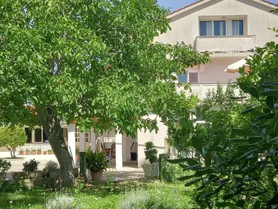 Ferienwohnung für 2 Personen (54 m²) in Rab 4/10