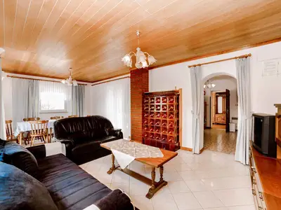 Ferienwohnung für 8 Personen (150 m²) in Rab 8/10