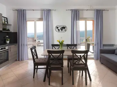 Ferienwohnung für 5 Personen (56 m²) in Rabac 1/10