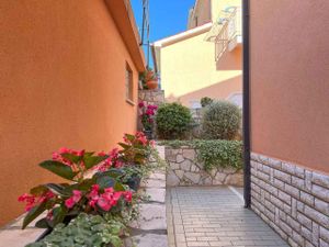 23958748-Ferienwohnung-4-Rabac-300x225-5