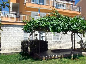 23774506-Ferienwohnung-4-Rabac-300x225-2