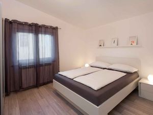 23774506-Ferienwohnung-4-Rabac-300x225-5