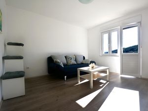 23108659-Ferienwohnung-8-Rabac-300x225-4