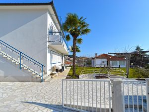 21942961-Ferienwohnung-2-Rabac-300x225-3