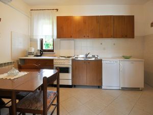 23034731-Ferienwohnung-4-Rabac-300x225-5