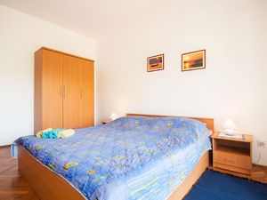 23108755-Ferienwohnung-5-Rabac-300x225-3