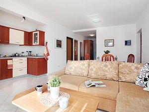 23739496-Ferienwohnung-4-Rabac-300x225-1