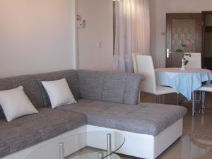 23949385-Ferienwohnung-4-Rabac-300x225-1