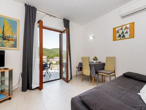 18322280-Ferienwohnung-2-Rabac-300x225-1