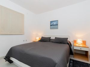 18322280-Ferienwohnung-2-Rabac-300x225-4