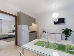 18323395-Ferienwohnung-4-Rabac-300x225-2