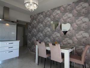 18511268-Ferienwohnung-4-Rabac-300x225-2