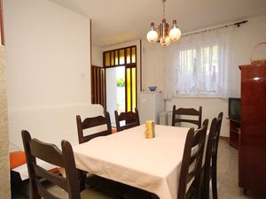 18511609-Ferienwohnung-5-Rabac-300x225-2