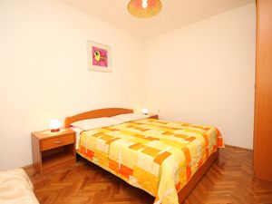 18511609-Ferienwohnung-5-Rabac-300x225-5