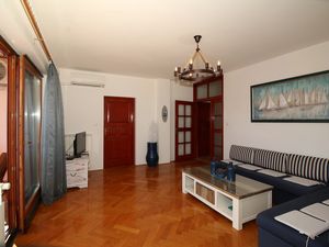 18559910-Ferienwohnung-8-Rabac-300x225-2