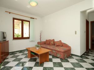 18559911-Ferienwohnung-4-Rabac-300x225-1