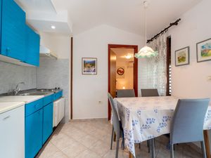 19109758-Ferienwohnung-4-Rabac-300x225-2