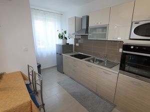 19126324-Ferienwohnung-3-Rabac-300x225-5