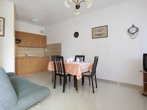 22645223-Ferienwohnung-5-Rabac-300x225-1