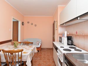 23580213-Ferienwohnung-5-Rabac-300x225-2