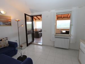 23678511-Ferienwohnung-6-Rabac-300x225-1