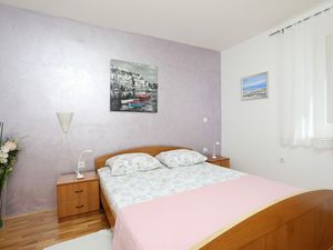 23989917-Ferienwohnung-5-Rabac-300x225-5