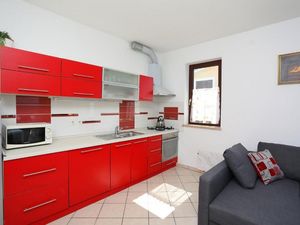 23989924-Ferienwohnung-4-Rabac-300x225-5