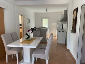 23934008-Ferienwohnung-4-Rabac-300x225-5