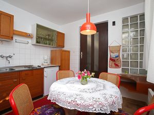 23932452-Ferienwohnung-2-Rabac-300x225-4