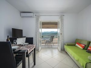 23719621-Ferienwohnung-4-Rabac-300x225-2