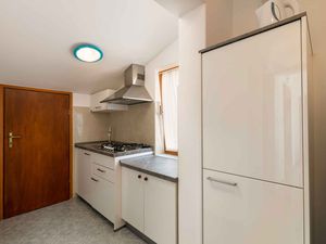 24031895-Ferienwohnung-5-Rabac-300x225-5