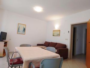 23178715-Ferienwohnung-5-Rabac-300x225-3