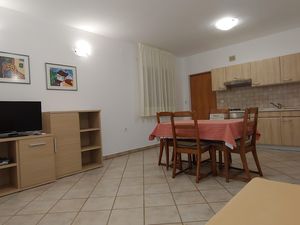 23180449-Ferienwohnung-5-Rabac-300x225-1