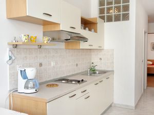 18559884-Ferienwohnung-2-Rabac-300x225-3