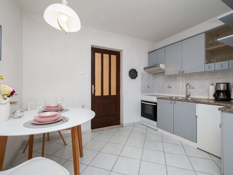 23759983-Ferienwohnung-2-Rabac-800x600-2