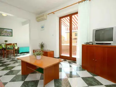 Ferienwohnung für 4 Personen (55 m²) in Rabac 9/10