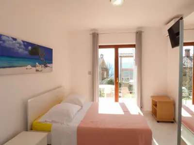 Ferienwohnung für 2 Personen (25 m²) in Rabac 1/10