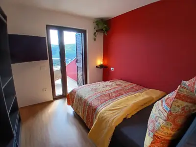 Schlafzimmer 1