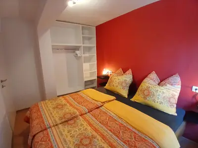 Schlafzimmer 2