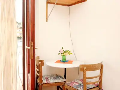 Ferienwohnung für 2 Personen in Račišće 8/10