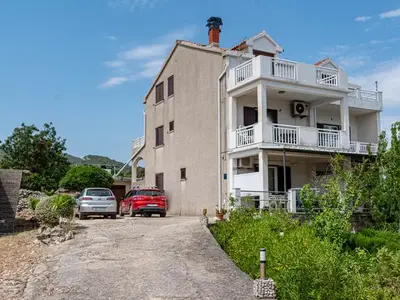 Ferienwohnung für 4 Personen in Račišće 1/10