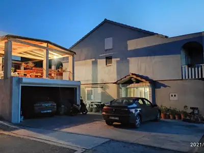 Ferienwohnung für 4 Personen in Račišće 1/10