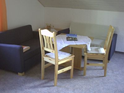 kombiniertes Wohn/-Schlafzimmer mit Küche und Aufbettungsmöglichkeit