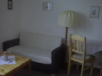 kombiniertes Wohn/-Schlafzimmer mit angrenzender Küche
