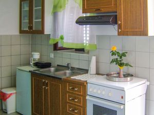 23732141-Ferienwohnung-2-Rakalj-300x225-3