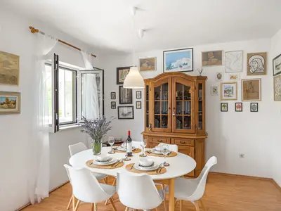 DiningRoom