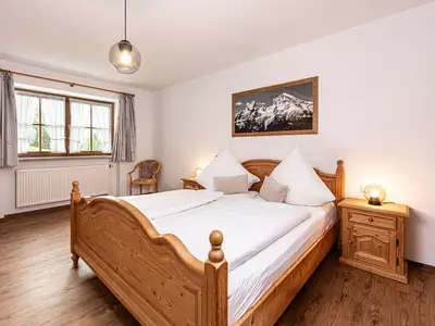 Schlafzimmer mit Doppelbett Fewo Scheffmannlehen 4