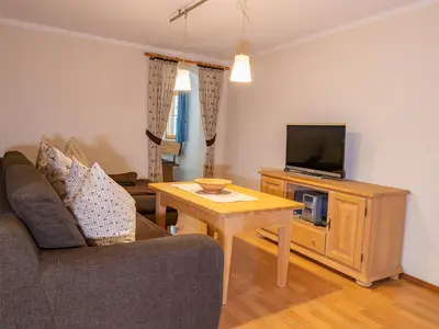 Ferienwohnung Watzmann Wohnbereich Bild 2