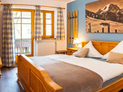 Ferienwohnung Watzmann Schlafzimmer 2 Bild 2